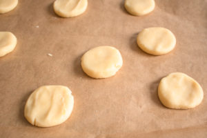 Delikatne ciasteczka cytrynowe (5 składników)